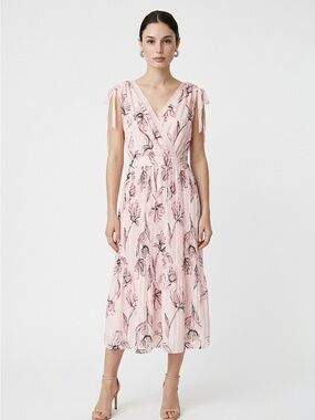 Sleeveless midi dress